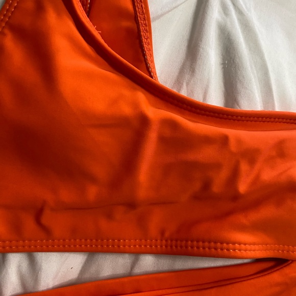 🤍3/35 neon orange bikini set - Picture 2 of 4